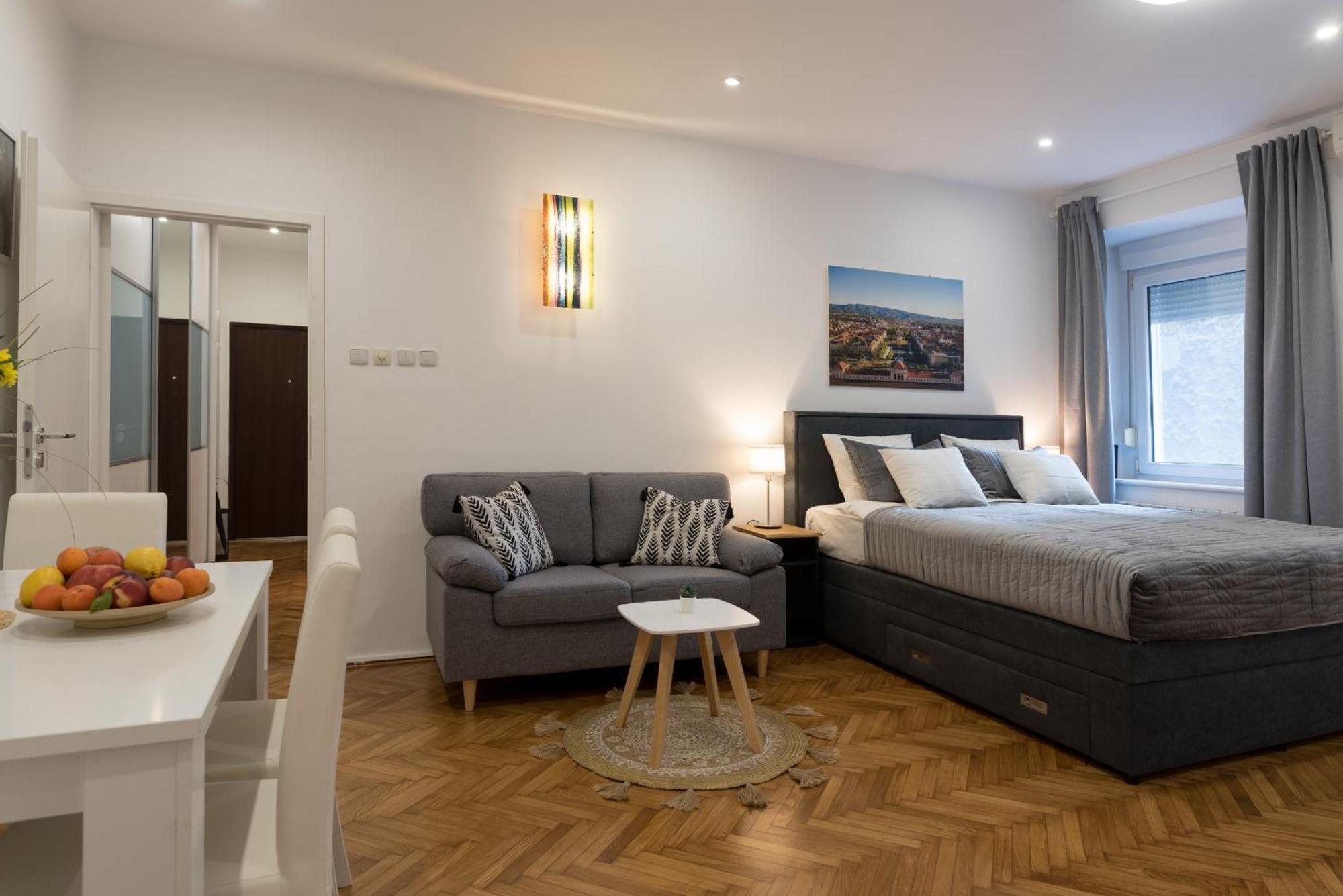 Like Home Zagreb Apartment Buitenkant foto