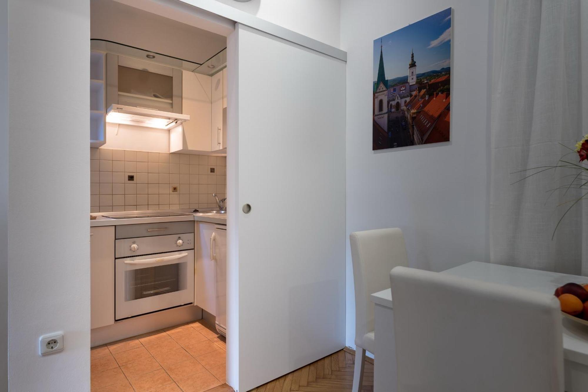 Like Home Zagreb Apartment Buitenkant foto