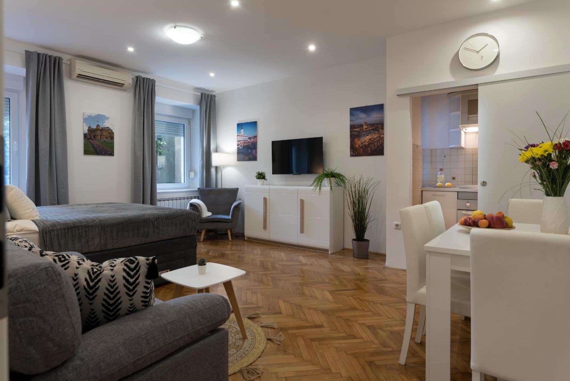 Like Home Zagreb Apartment Buitenkant foto